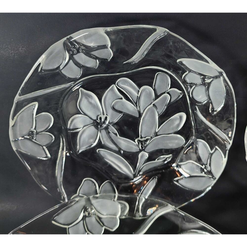 6 Embossed Floral Dinner Plate Clear Thick Glass Textured 8" Wavy Edge Stunning - Picture 2 of 16